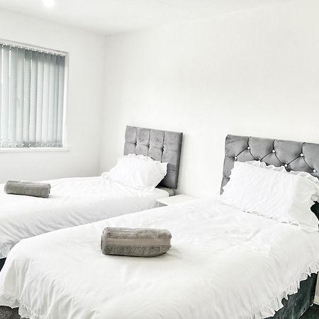Rusholme Apartment - Sleeps 4 Манчестър Екстериор снимка